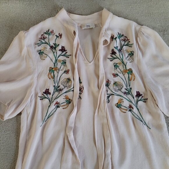 Aritzia Little Moon Zinnia Floral Embroidered Tie-Neck Blouse size medium - Picture 6 of 12